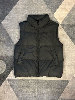 Men's Black Puffer Vest Jacket - Lightweight Insulated Outerwear